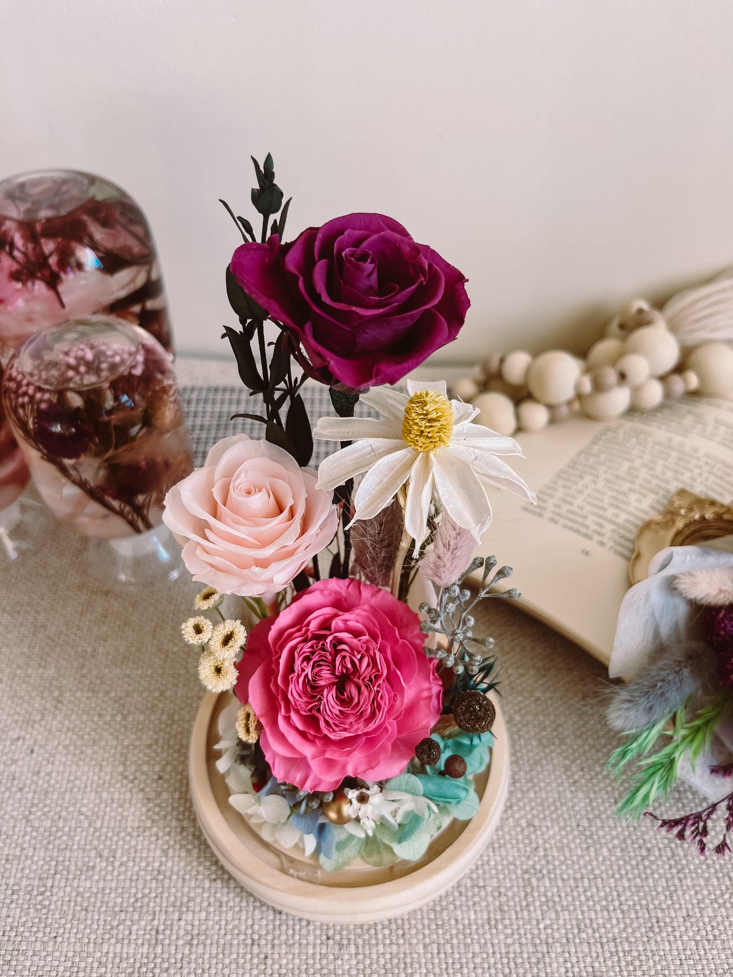 Preserved flower Glass Dome #21 - Daisy Garden (LED Base)