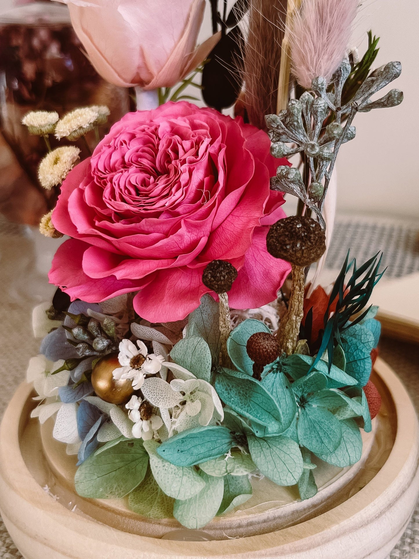 Preserved flower Glass Dome #21 - Daisy Garden (LED Base)