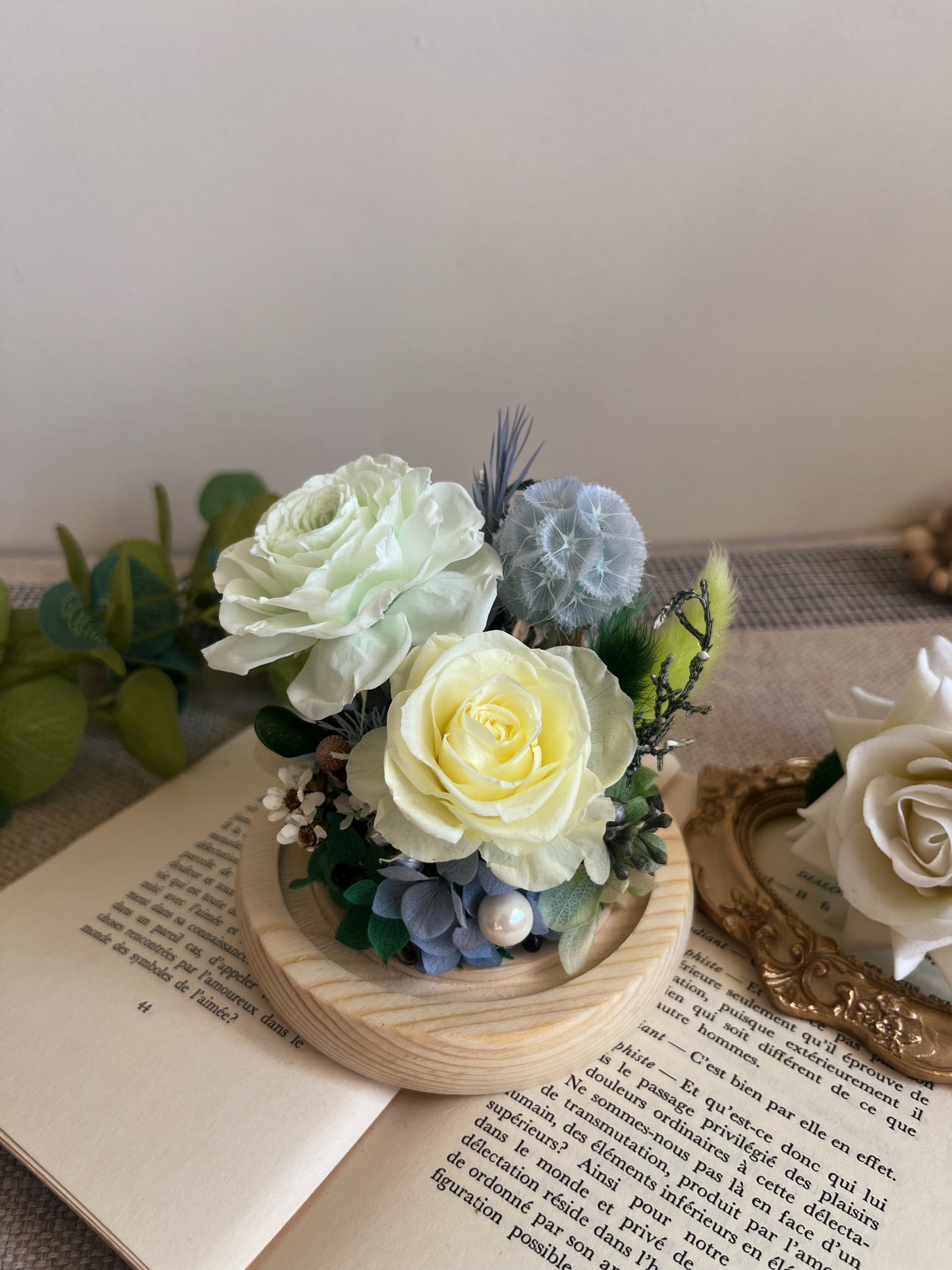 Preserved flower Glass Dome #22 - Portland Rosette (LED Base)